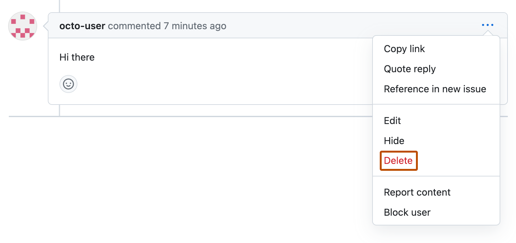 Captura de tela de um comentário em um pull request de octo-user. Abaixo de um ícone com três pontos, um menu suspenso é expandido e a opção “Excluir” é destacada em laranja.